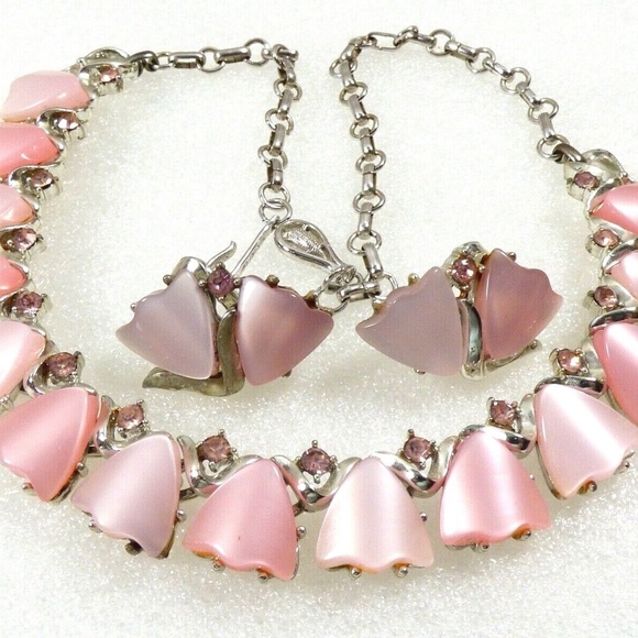 Vintage Coro Pink Thermoset Silver Tone Link Collar Necklace & Clip Earrings Set - Picture 2 of 11